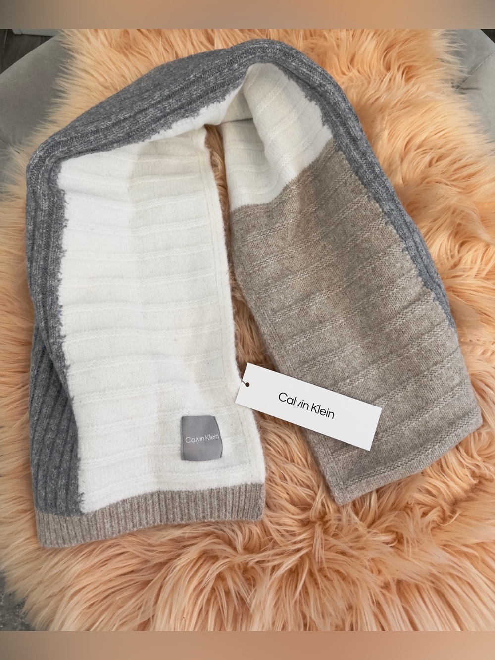 Calvin Klein Men’s Reversible Tan, Grey & White Scarf NEW!